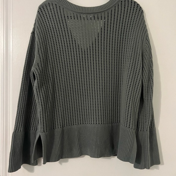 GAP olive Green V-Neck Sweater lightweight size L (SKU-D-135) - Picture 4 of 7